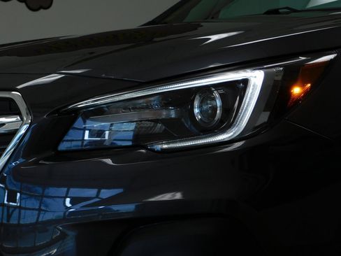 Used 2018 Subaru Outback 2.5i Limited image 16