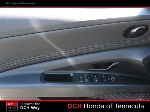 Used 2025 Hyundai Elantra Sport FWD image 16