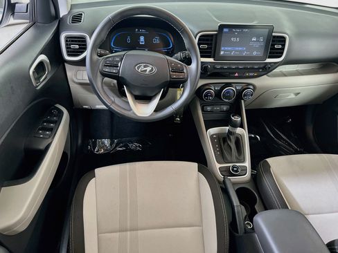 Used 2023 Hyundai Venue SEL FWD image 21