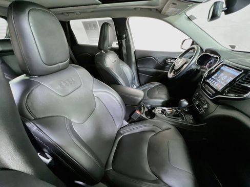 Used 2019 Jeep Cherokee Limited AWD/4WD image 28