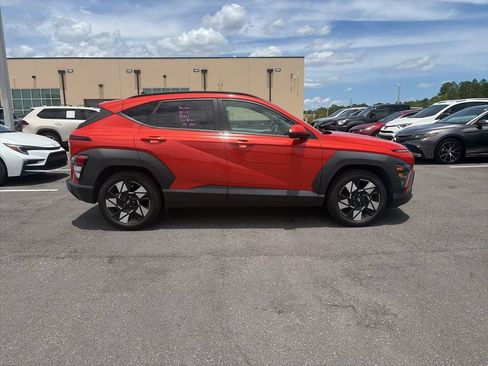 Used 2024 Hyundai Kona SEL FWD image 2