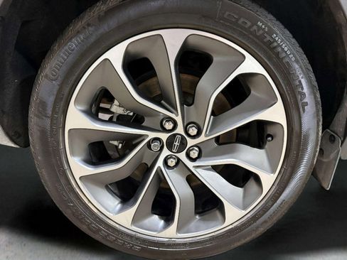 Certified 2023 Lincoln Nautilus Reserve image 29