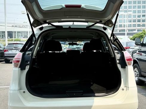 Used 2016 Nissan Rogue S FWD image 38