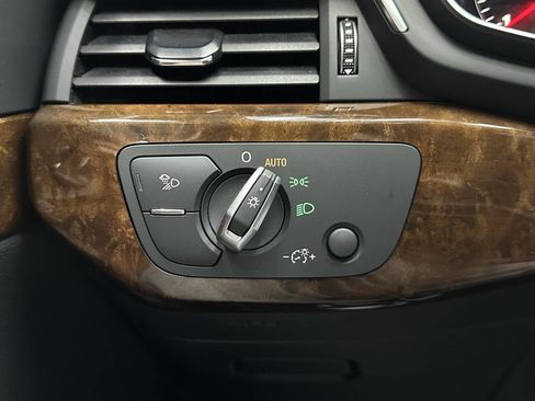 Used 2019 Audi A4 2.0T Premium w/ Convenience Package image 25