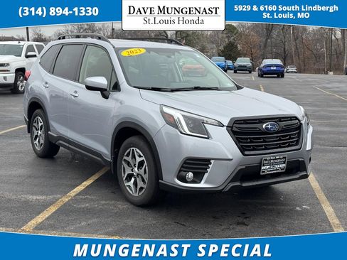 Used 2023 Subaru Forester Premium AWD/4WD image 1