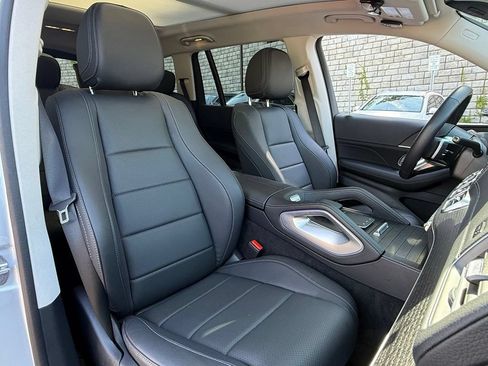 Used 2026 Mercedes-Benz GLS 450 4MATIC image 15