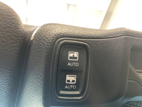 Used 2024 Jeep Wrangler Unlimited Sport AWD/4WD image 21