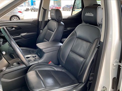 Used 2021 Chevrolet Traverse High Country FWD image 7
