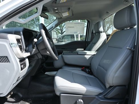 New 2026 Ford F550 2WD Regular Cab Super Duty image 5