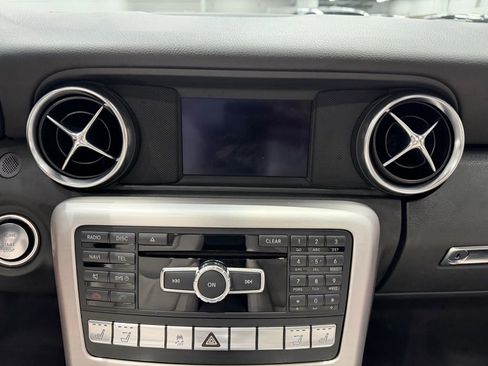 Used 2013 Mercedes-Benz SLK 250 image 41