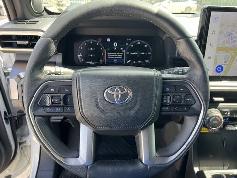 Used 2025 Toyota 4Runner TRD Off-Road Premium w/ Tow Technology Package AWD/4WD image 6