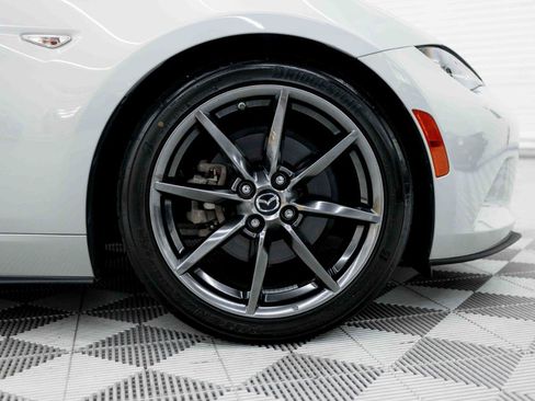Used 2019 MAZDA MX-5 Miata Grand Touring w/ GT-S Package RWD image 46