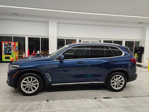 Used 2019 BMW X5 xDrive40i w/ Luxury Seating Package image 3