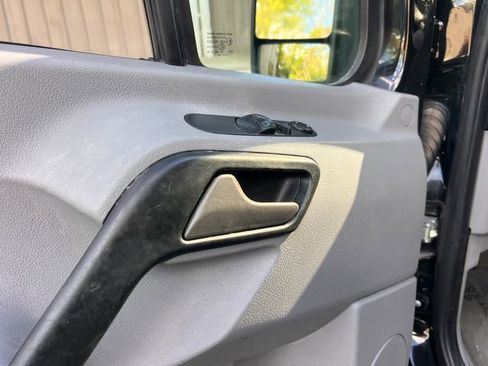 Used 2018 Mercedes-Benz Sprinter 2500 image 11