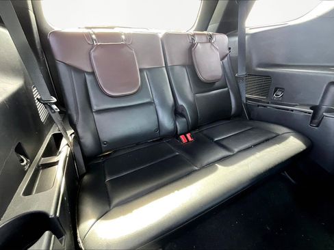 Used 2022 Ford Explorer Platinum w/ Technology Package image 26