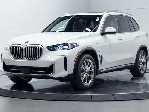 New 2026 BMW X5 xDrive50e w/ Climate Comfort Package AWD/4WD image 8