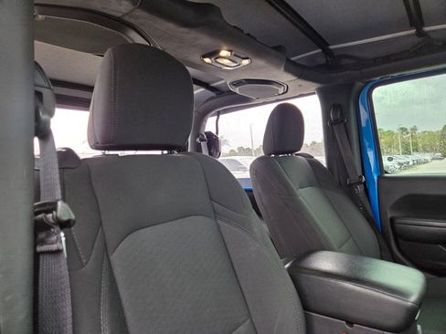 Used 2022 Jeep Wrangler Sport image 11