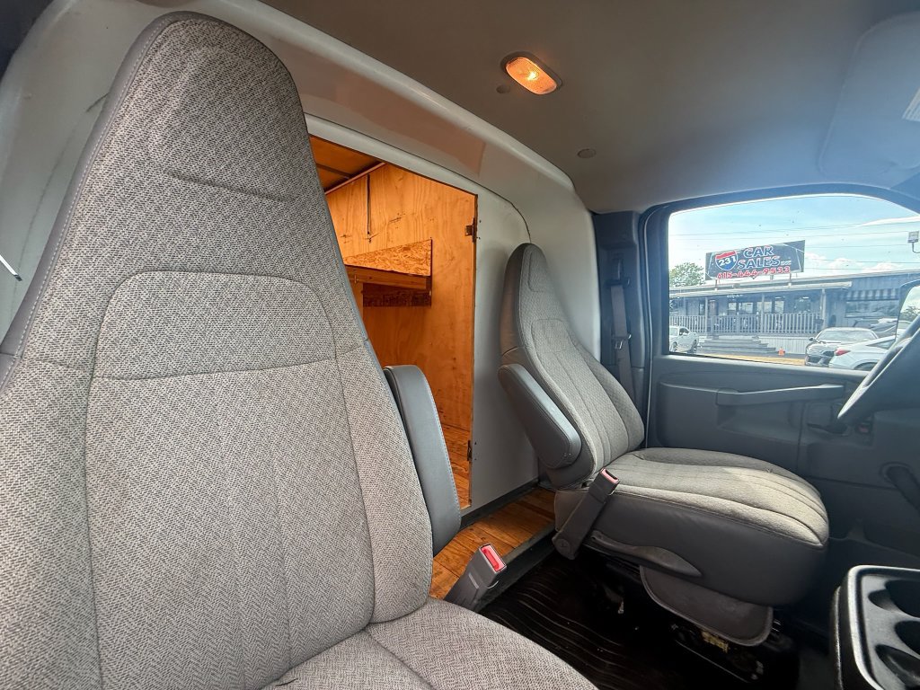 Used 2020 GMC Savana 3500 Extended w/ Driver Convenience Package RWD image 19