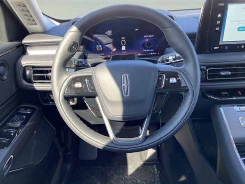 New 2025 Lincoln Aviator AWD w/ Jet Appearance Package image 12