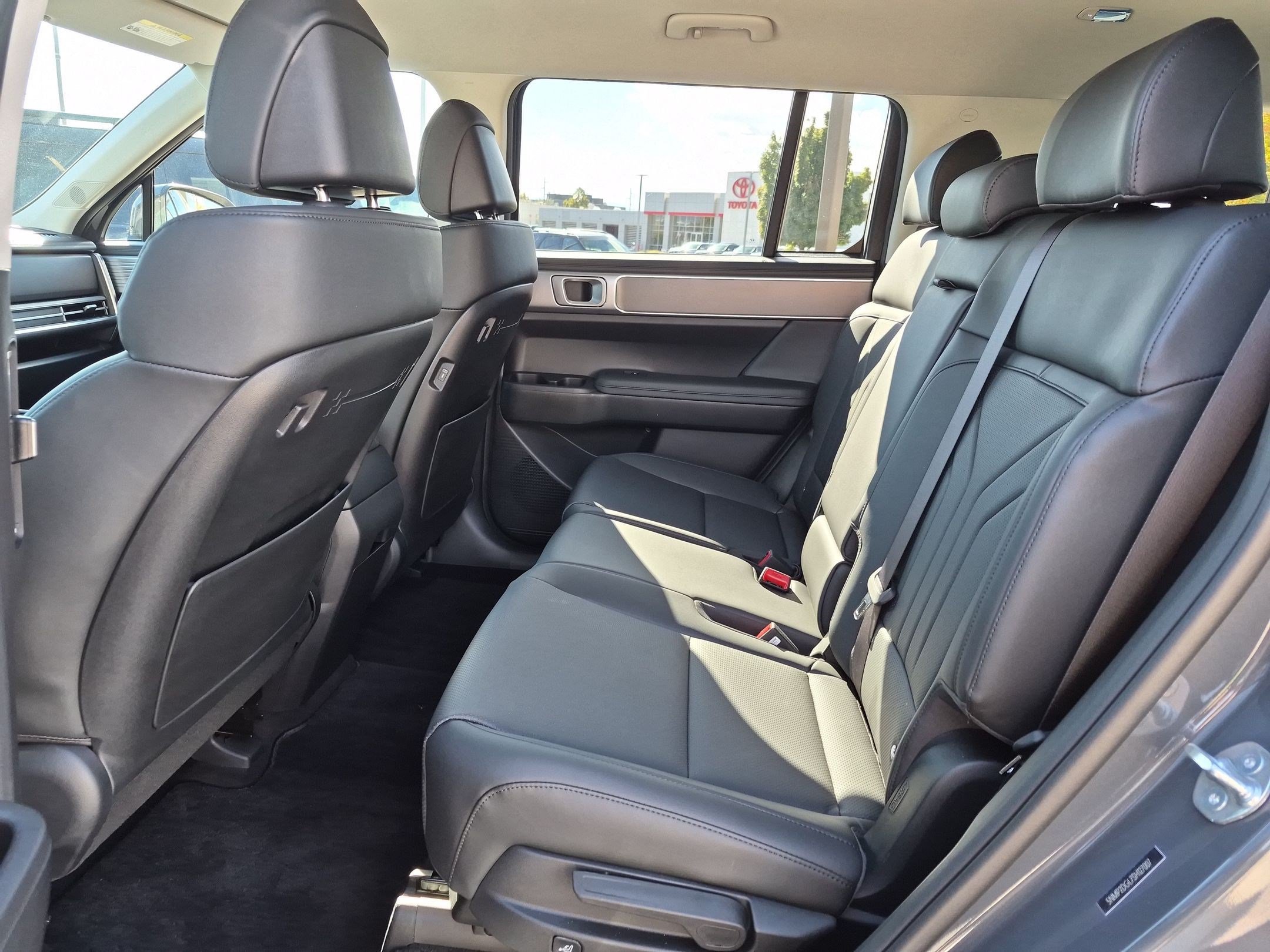 Used 2025 Hyundai Santa Fe SEL AWD/4WD image 27