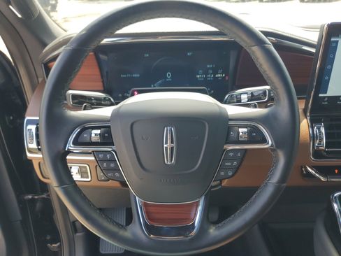 Certified 2023 Lincoln Navigator Reserve AWD/4WD image 14