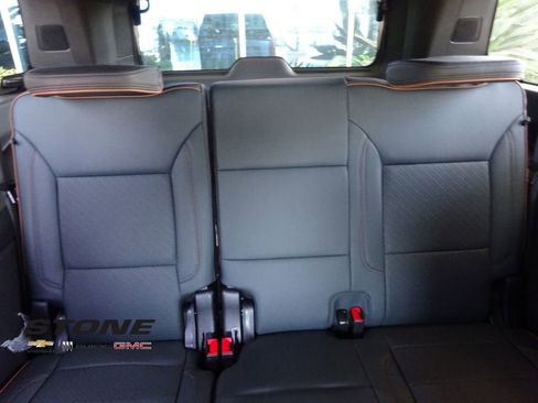 New 2026 GMC Yukon XL AT4 w/ AT4 Premium Plus Package AWD/4WD image 24