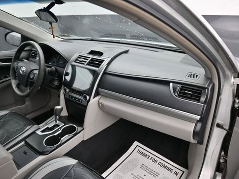 Used 2012 Toyota Camry LE image 8