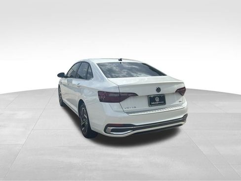 Used 2023 Volkswagen Jetta SEL FWD image 3