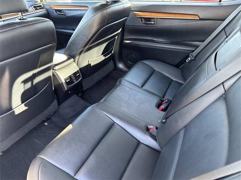 Used 2013 Lexus ES 300h image 14