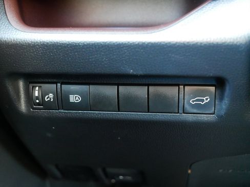 Used 2019 Toyota RAV4 Limited image 26