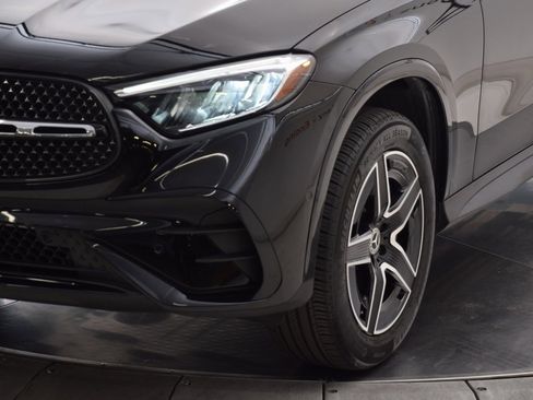 Certified 2024 Mercedes-Benz GLC 300 image 11