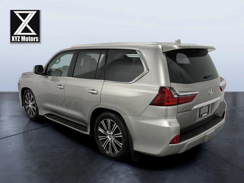 Used 2019 Lexus LX 570 4WD w/ Luxury Package image 6