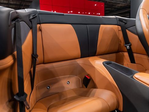 Certified 2019 Ferrari Portofino image 38