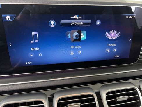 Used 2024 Mercedes-Benz GLS 450 4MATIC image 24