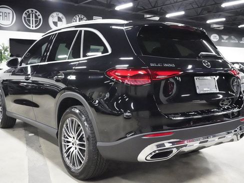 Used 2024 Mercedes-Benz GLC 300 4MATIC image 3