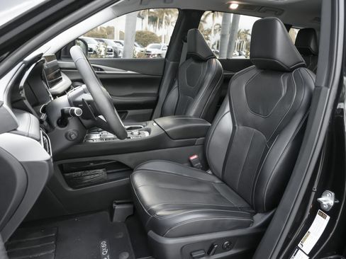 Used 2023 INFINITI QX60 Luxe w/ Vision Package FWD image 17