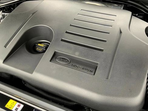 Used 2025 Land Rover Range Rover Sport Dynamic SE image 17