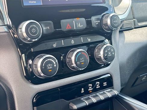 Used 2025 RAM 1500 Big Horn AWD/4WD image 15