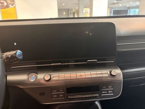 Used 2025 Hyundai Kona SEL image 18