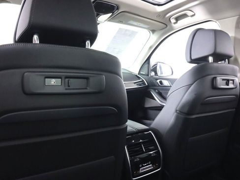 Used 2020 BMW X7 xDrive40i w/ Premium Package AWD/4WD image 42