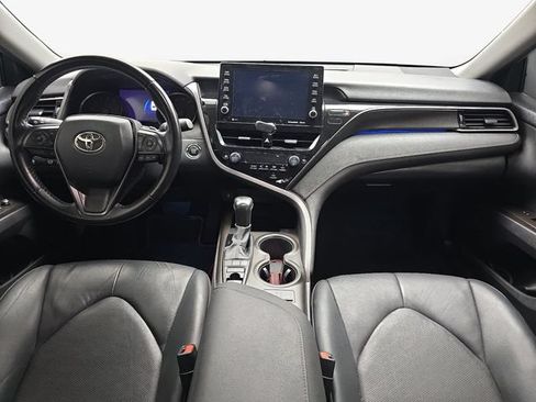 Used 2022 Toyota Camry XSE FWD image 13