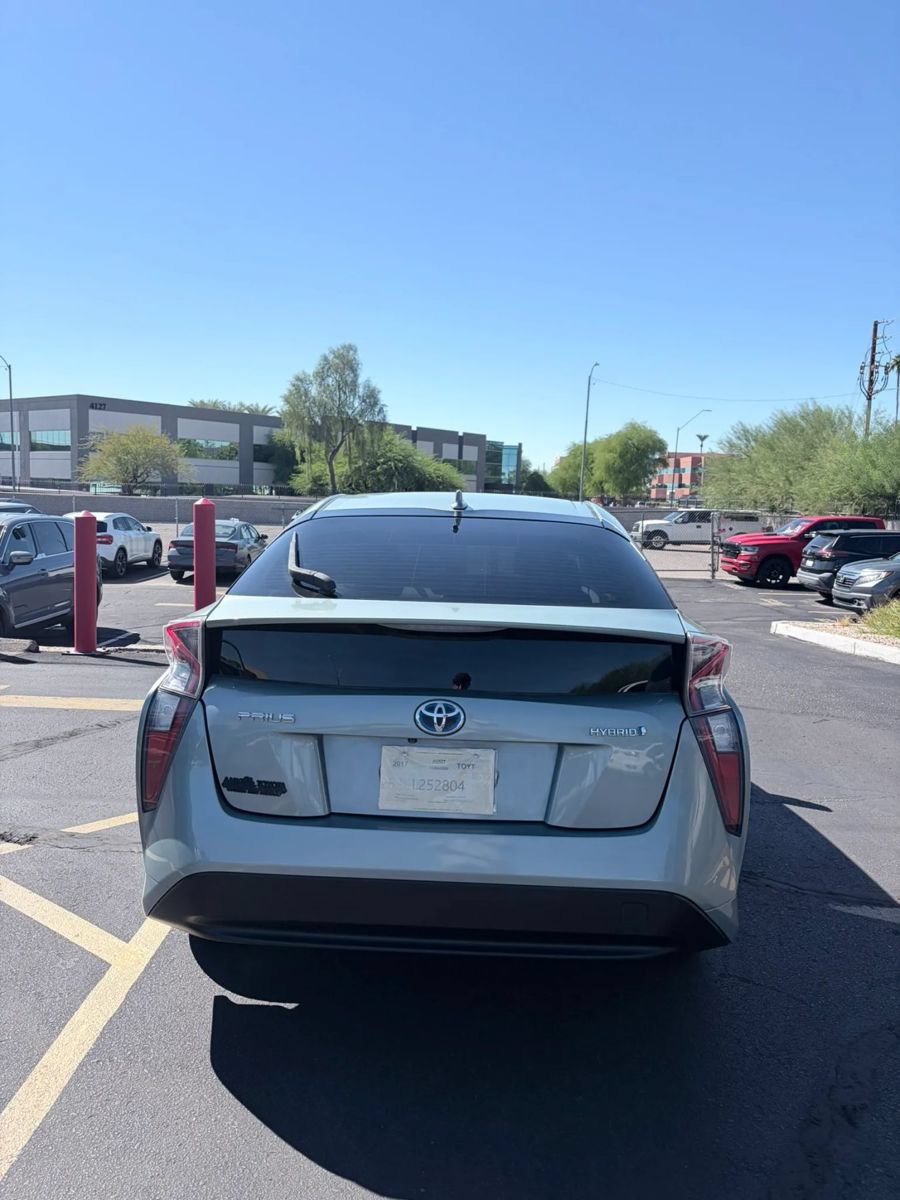 Used 2017 Toyota Prius Two w/ Carpet Mat Package FWD image 6