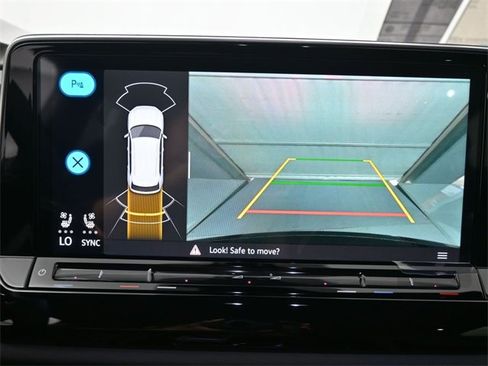 New 2026 Volkswagen Atlas Cross Sport SE image 9