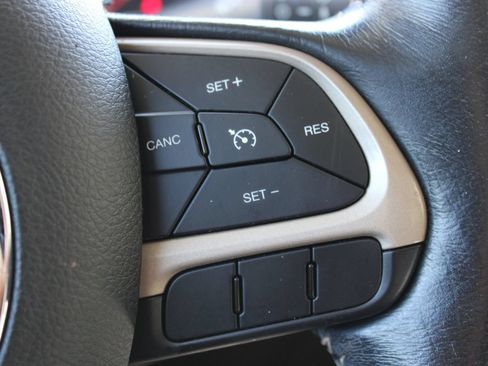 Used 2017 Jeep Renegade Limited FWD image 26