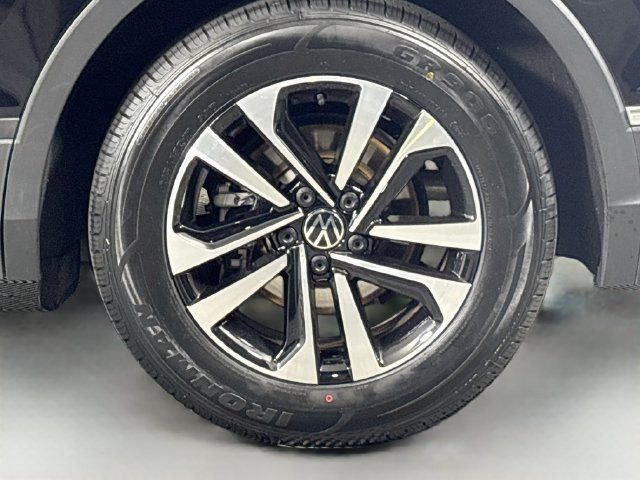 Certified 2024 Volkswagen Tiguan S AWD/4WD image 33