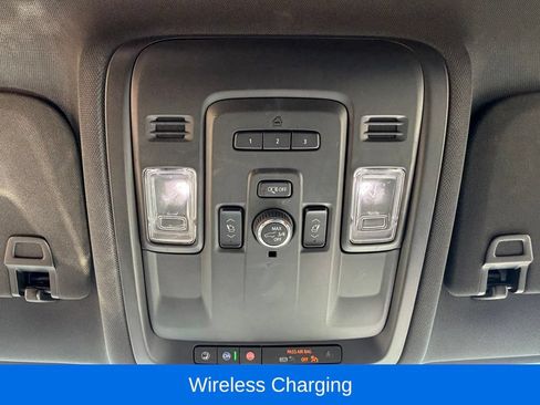 Used 2024 Chevrolet Suburban Premier AWD/4WD image 34