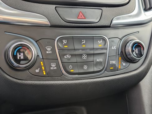 Used 2021 Chevrolet Equinox LT image 21