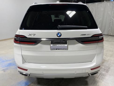 Used 2024 BMW X7 xDrive40i w/ Premium Package image 8