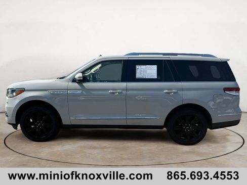 Used 2023 Lincoln Navigator Reserve AWD/4WD image 6