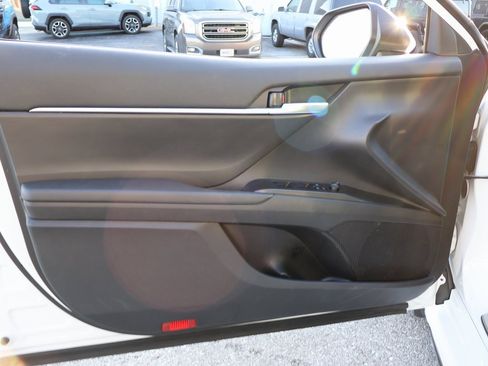 Used 2024 Toyota Camry SE image 20